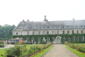 L’Abbaye de Valloires Fondation cistercienne du XIIe siècle. Les jardins de l'Abbaye sont remarquables et présentent de nombreuses variétés de roses